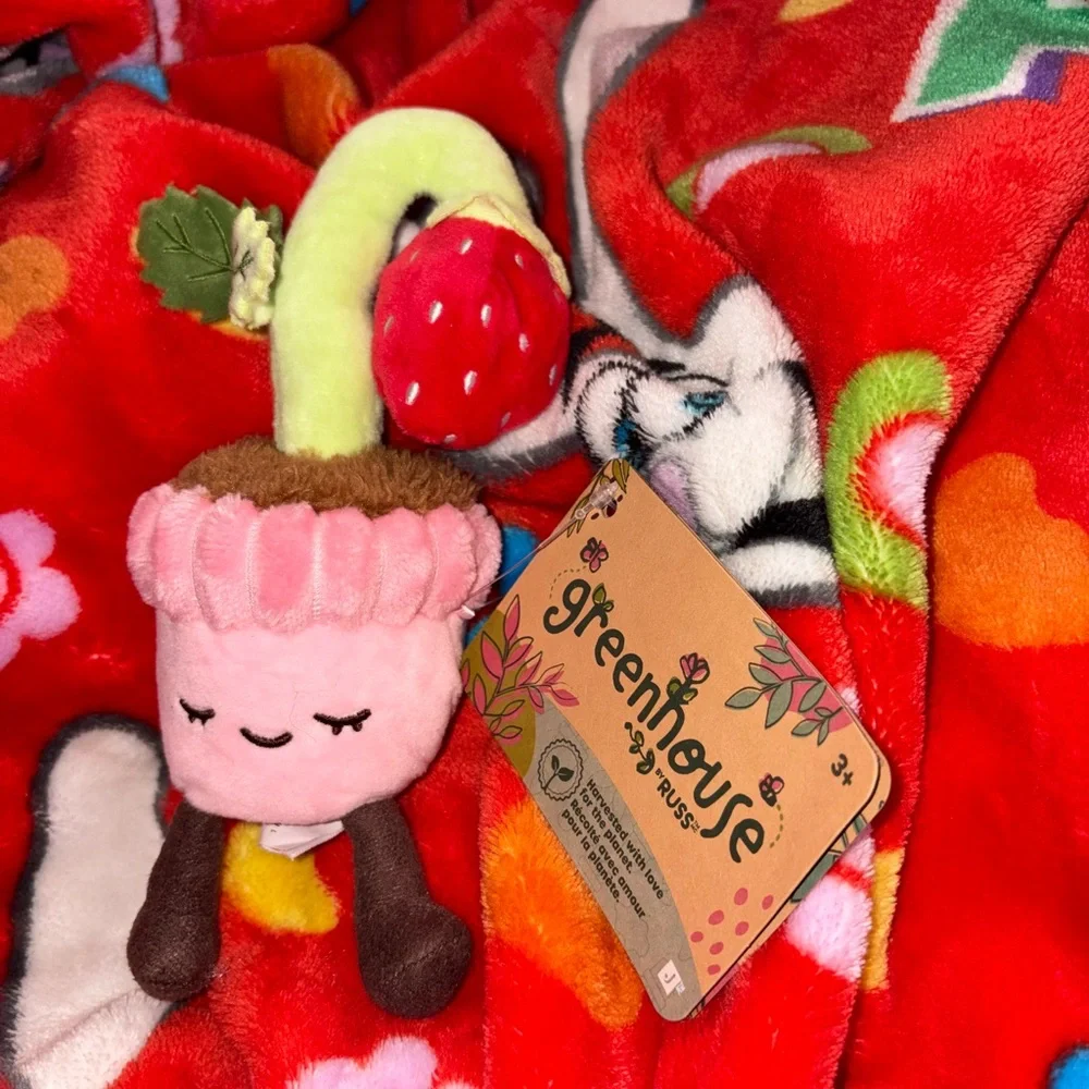 NWT Greenhouse Russ Plush Strawberry Potted Plant 6 INCHES Kaitlyn” QUICK SHIP - Picture 4 of 4